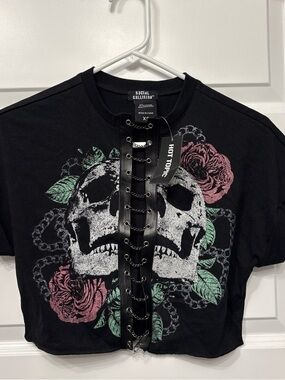 Social Collision Hot Topic Lace-Up Chains Skull & Roses Crop Top Black